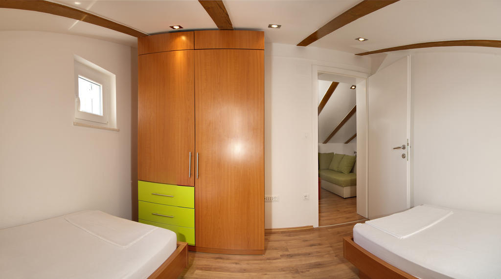 Apartmani Gavran Севид Стая снимка