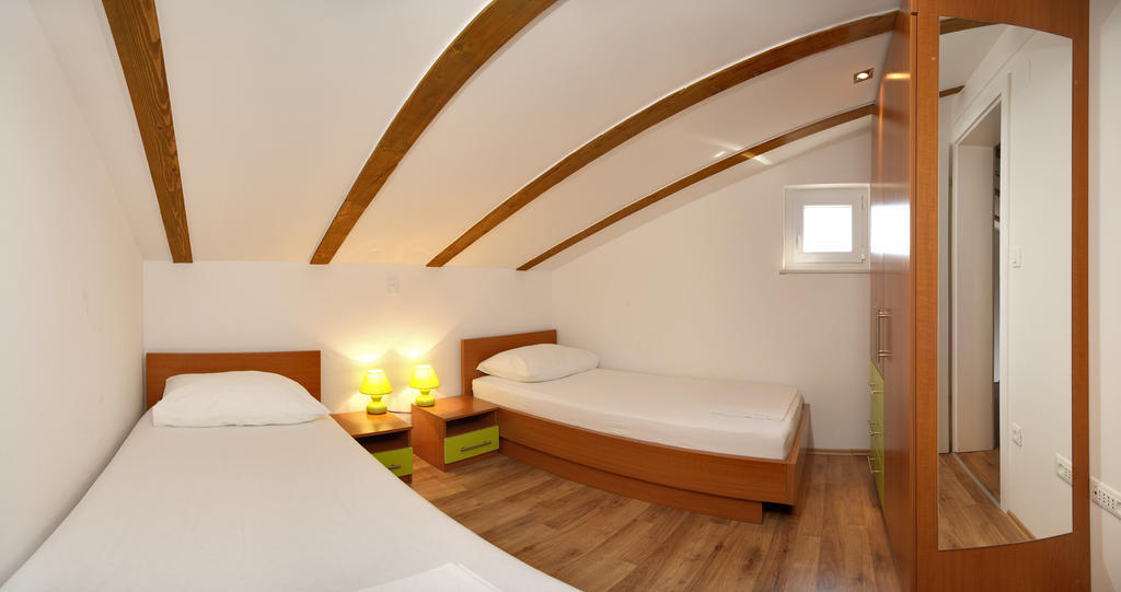 Apartmani Gavran Севид Стая снимка